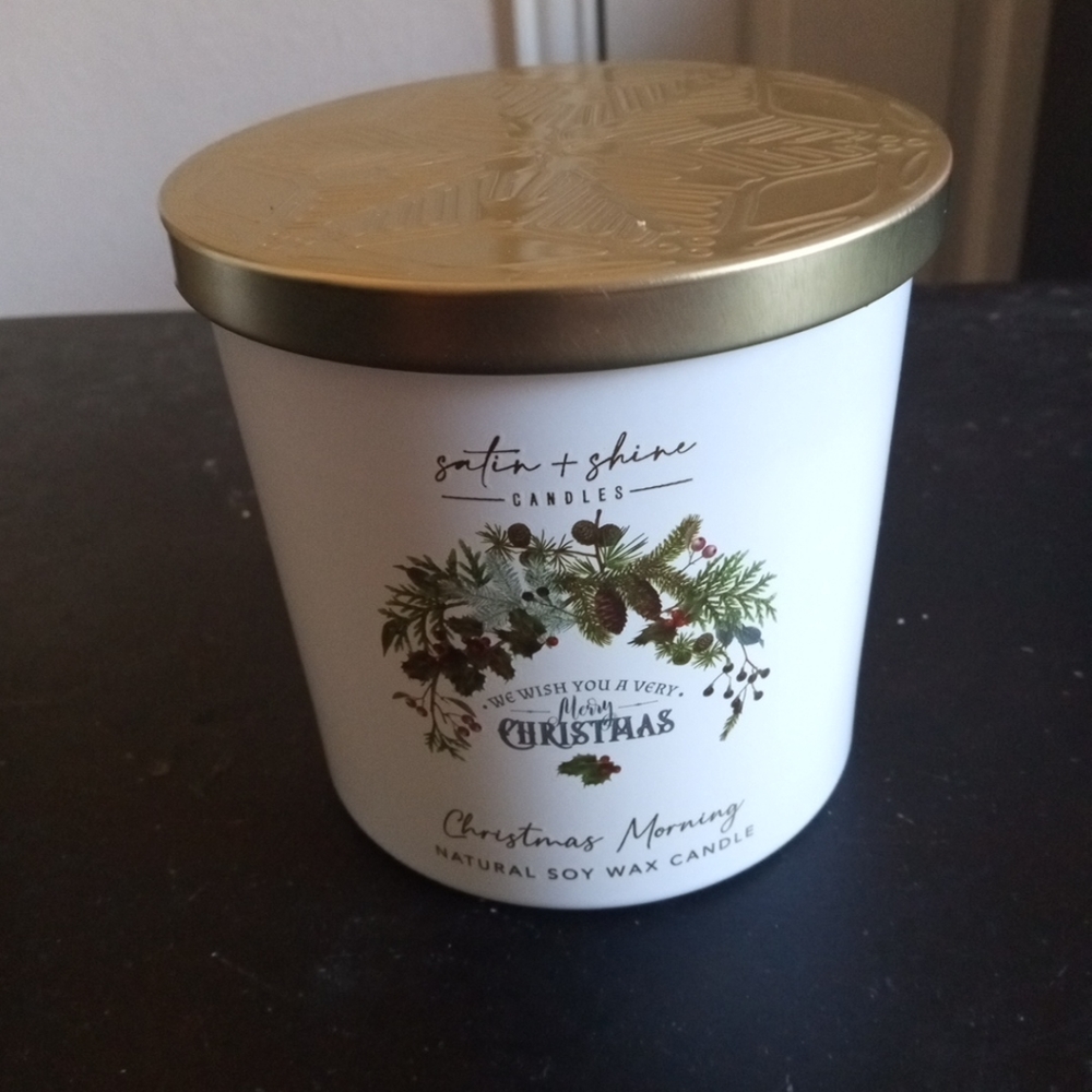 BRAND NEW Satin & Shine CHRISTMAS MORNING 13oz Soy Wax Scented Candle.